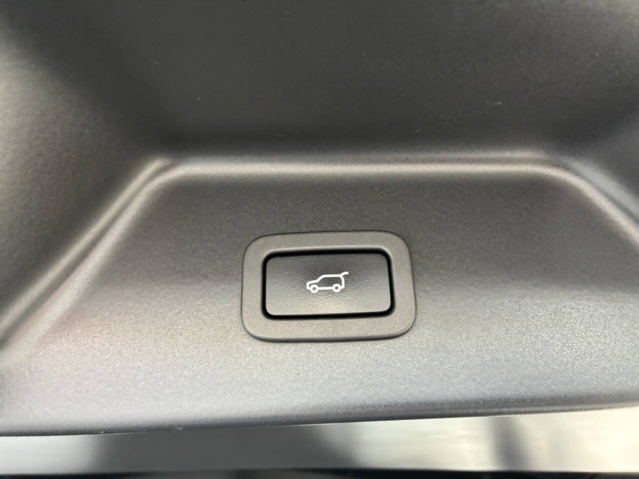 Used 2017 Land Rover Range Rover Supercharged AWD/4WD image 32