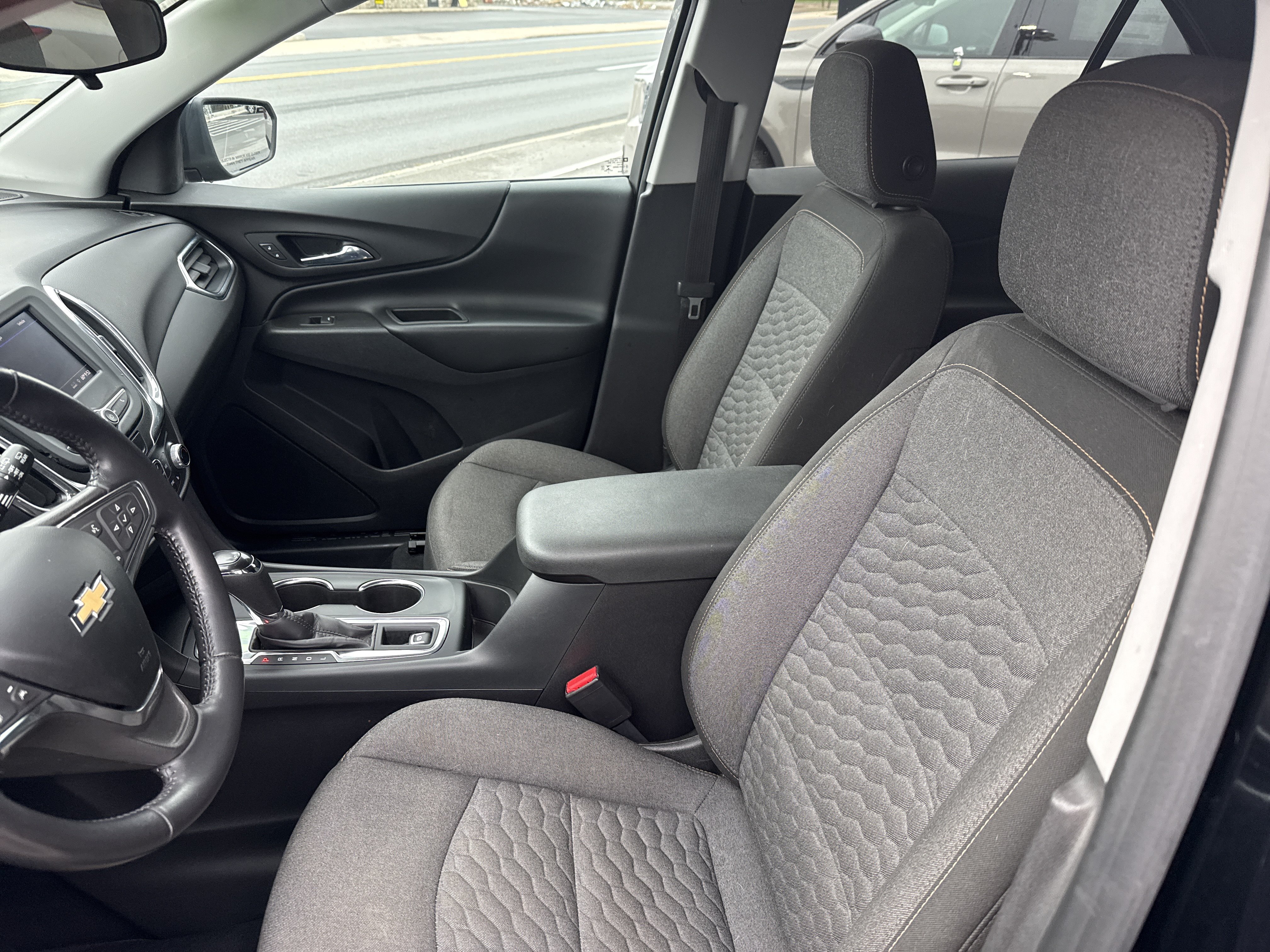 Used 2021 Chevrolet Equinox LT AWD/4WD image 10