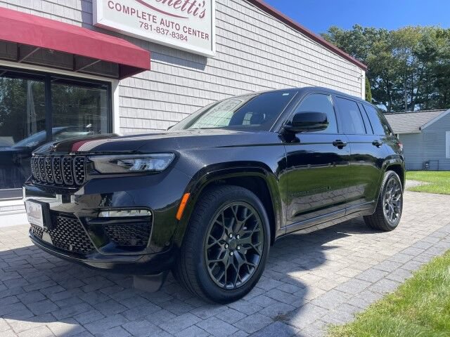 Used 2025 Jeep Grand Cherokee Summit w/ Obsidian Package