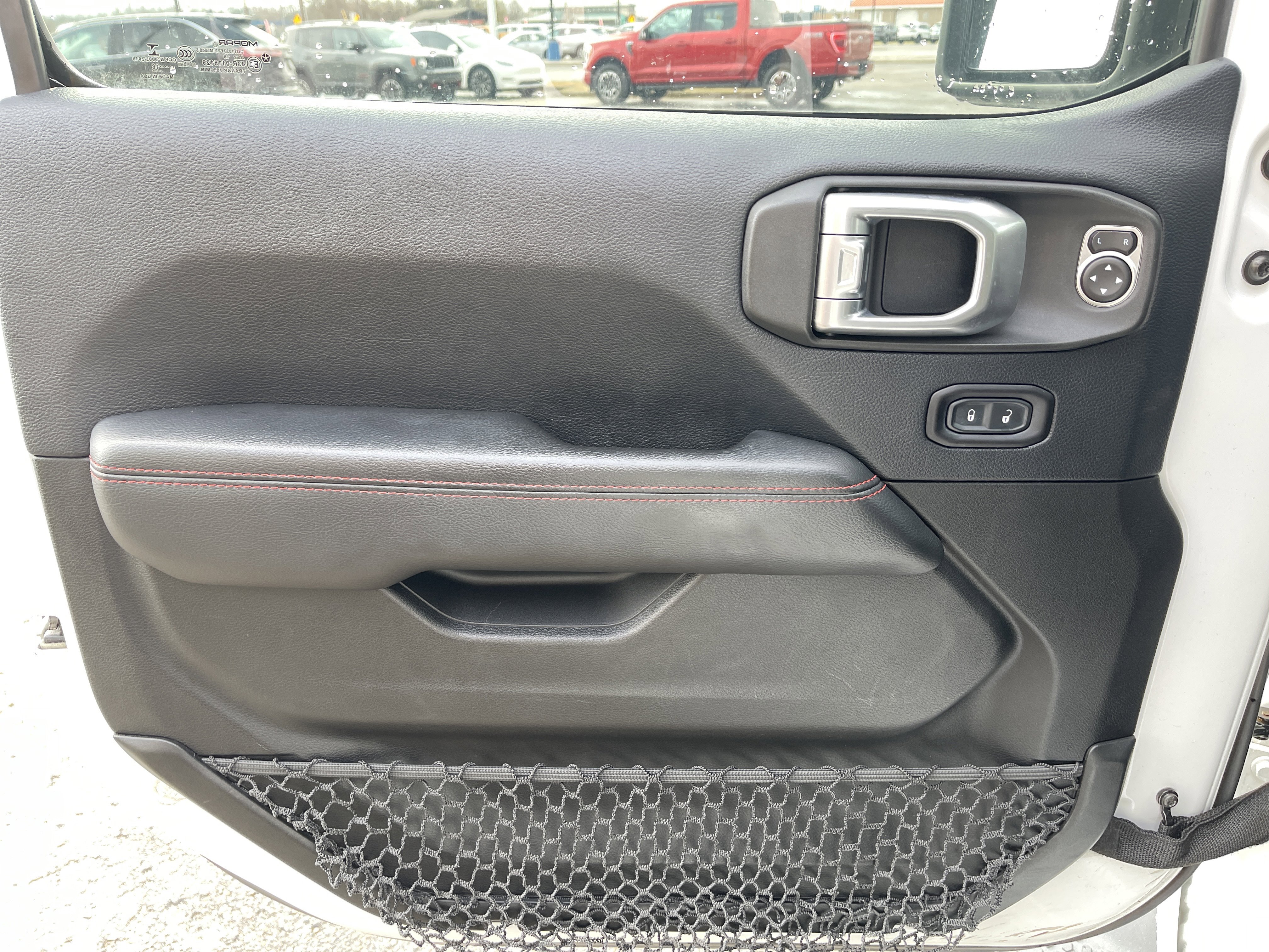 Used 2018 Jeep Wrangler Unlimited Rubicon w/ Steel Bumper Group image 12