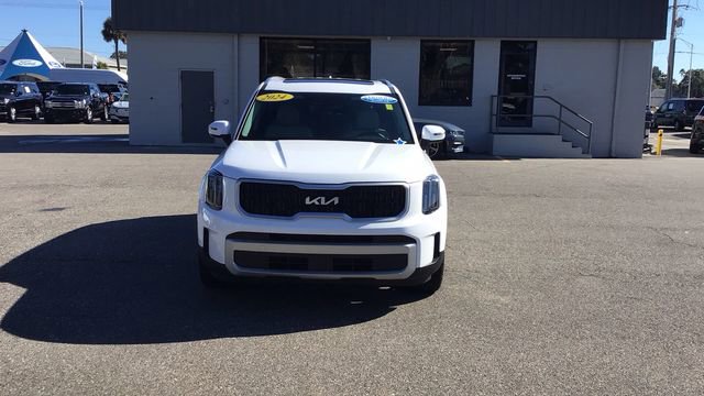 Used 2024 Kia Telluride EX w/ EX Captain's Chair Package image 3