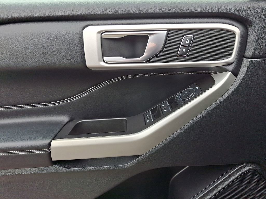 Used 2021 Ford Explorer XLT w/ Equipment Group 202A image 13