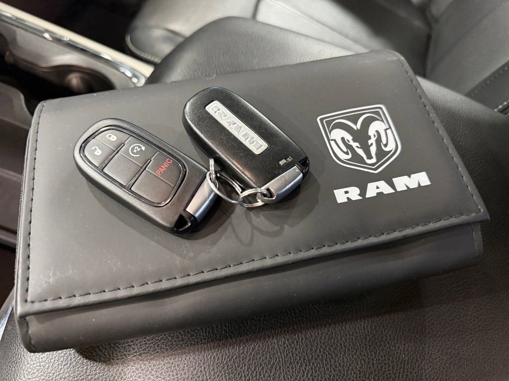 Used 2017 RAM 1500 Laramie image 43