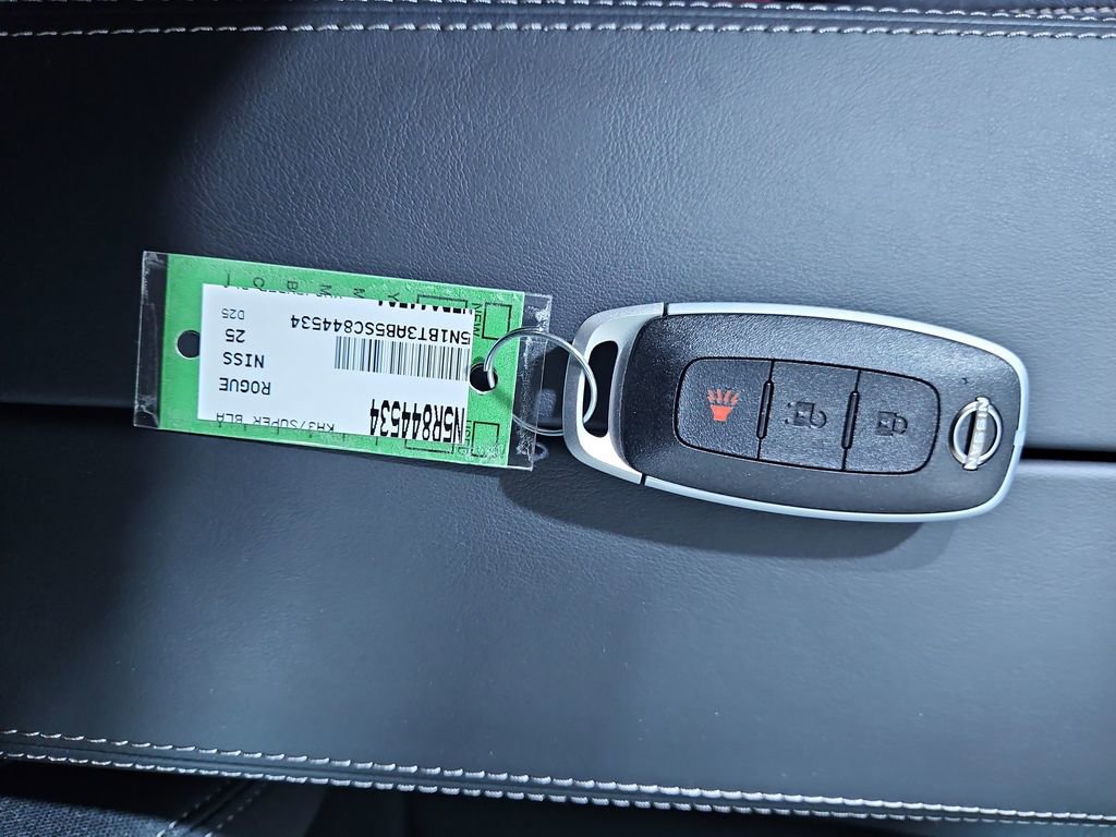 New 2025 Nissan Rogue S image 27