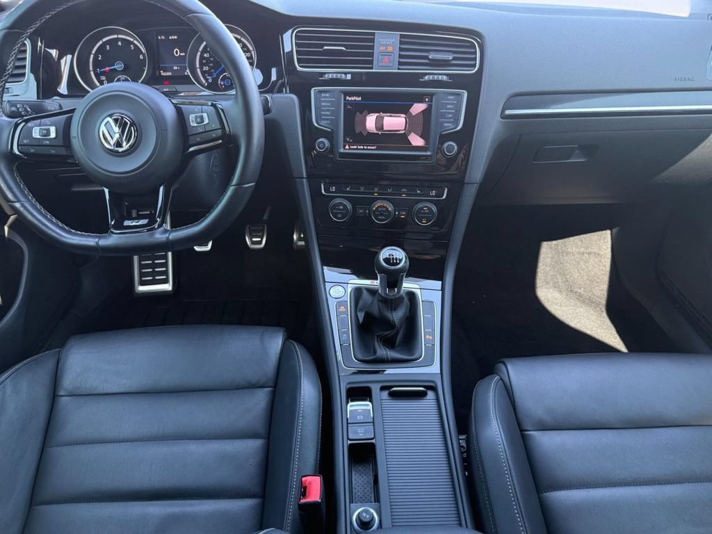 Used 2017 Volkswagen Golf R 4-Door AWD/4WD image 11