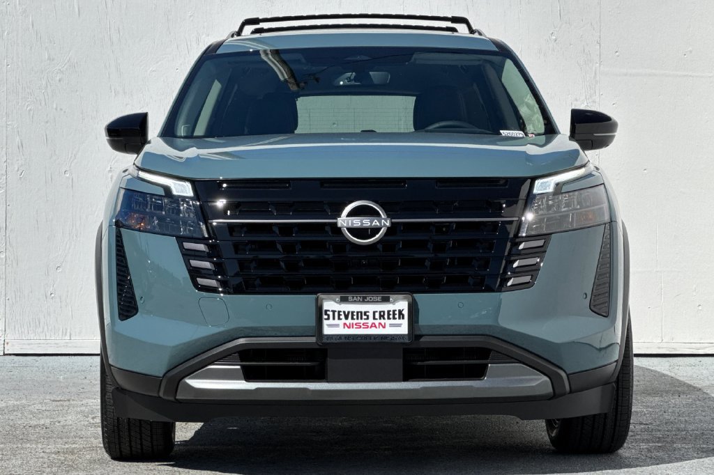 New 2026 Nissan Pathfinder Platinum w/ Accent Package AWD/4WD image 2
