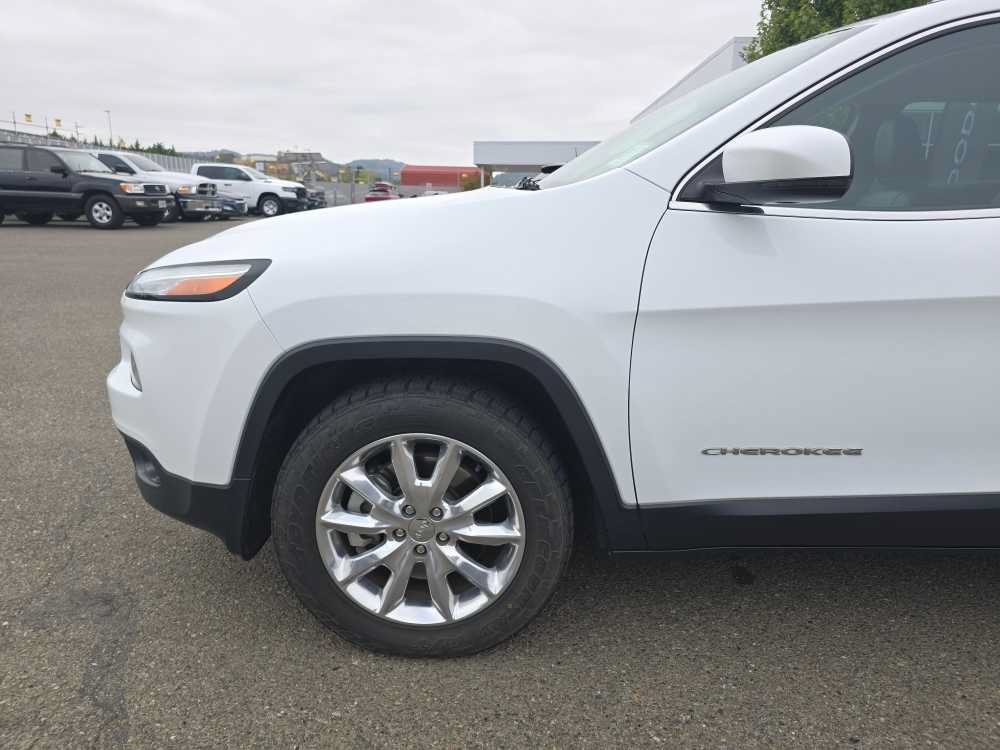 Used 2014 Jeep Cherokee Limited AWD/4WD image 13