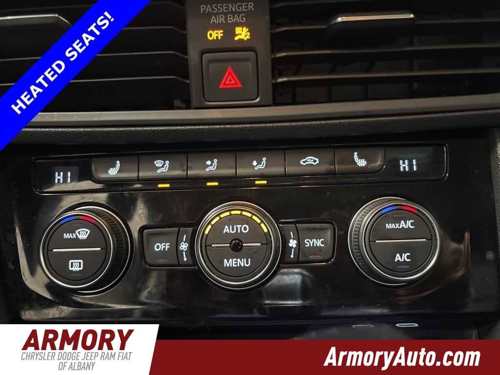 Used 2024 Volkswagen Jetta SE image 17