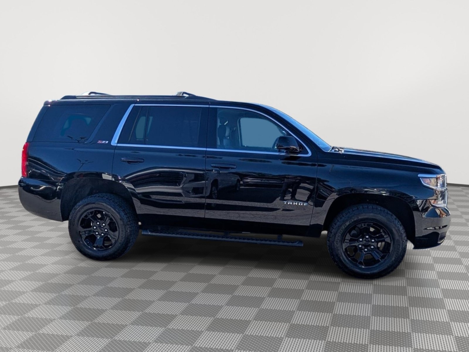 Used 2018 Chevrolet Tahoe LT w/ Z71 Midnight Edition AWD/4WD image 6