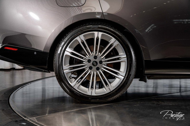 Used 2025 Land Rover Range Rover SE image 15