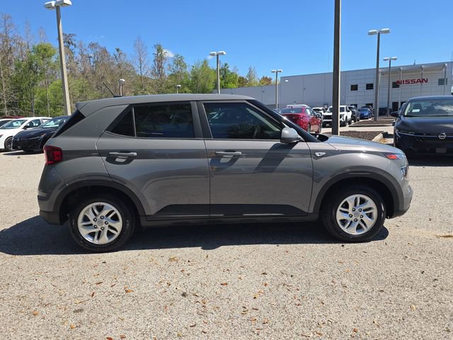 Used 2023 Hyundai Venue SE image 9