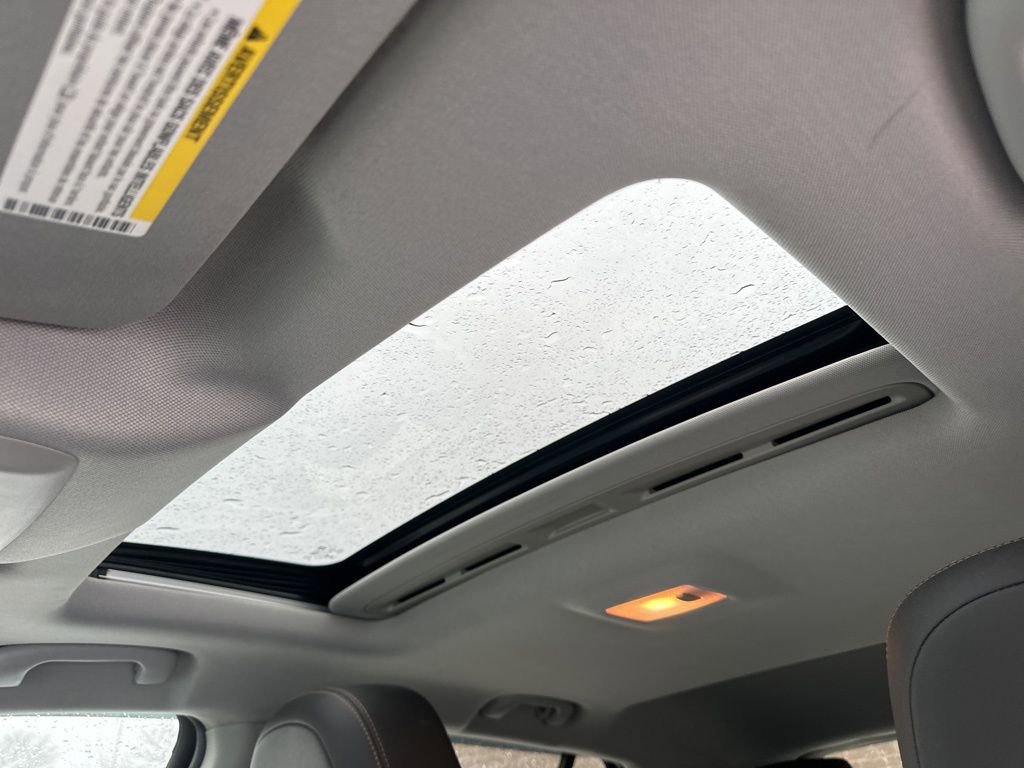 Used 2017 Chevrolet Trax LT w/ Sun & Sound Package image 11