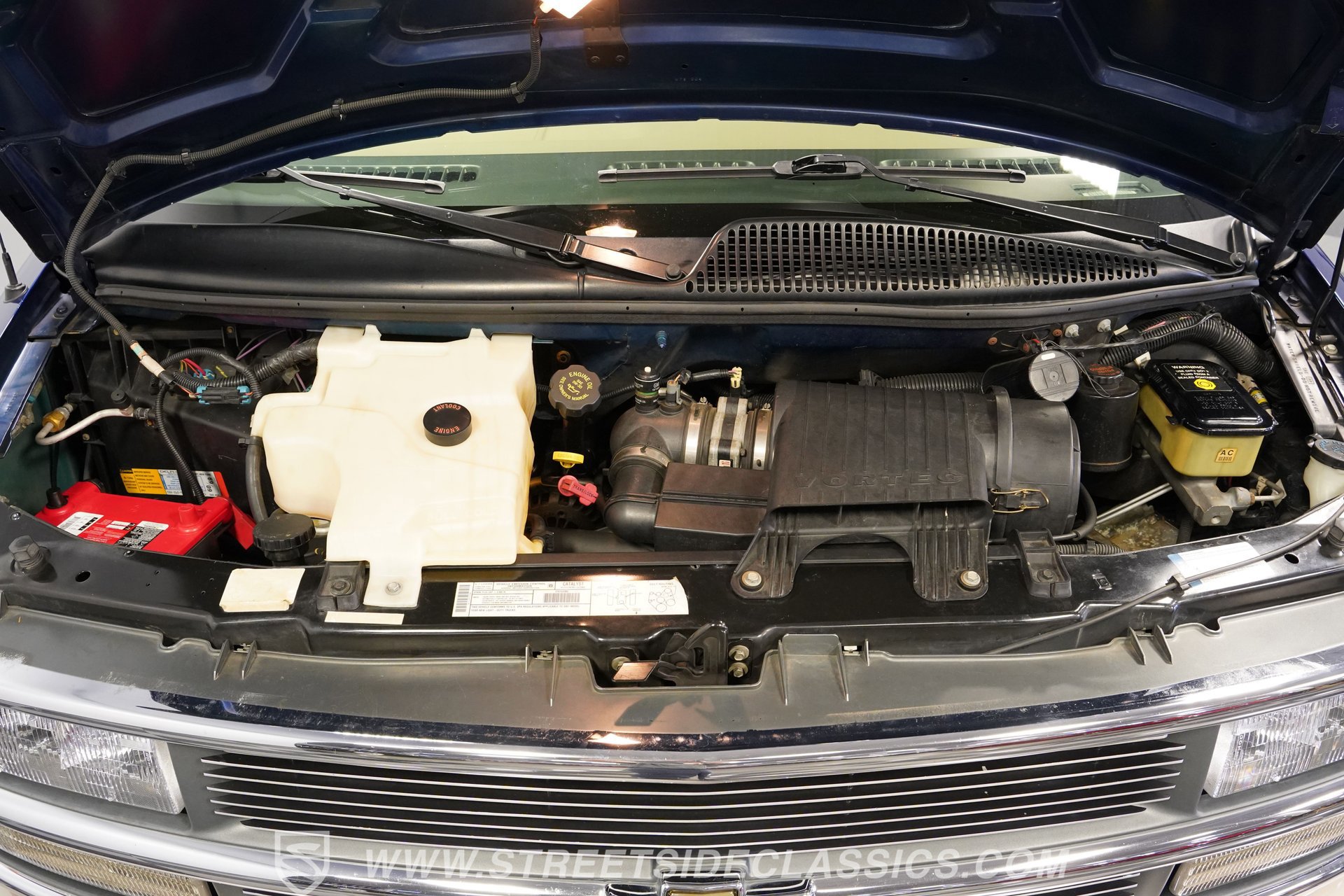 Used 2001 Chevrolet Express 1500 w/ Preferred Equipment Group 3 image 3