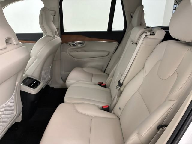 Used 2022 Volvo XC90 T5 Momentum image 18