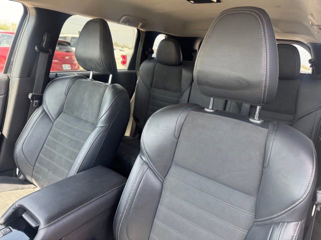 Used 2025 Mitsubishi Outlander SE image 11