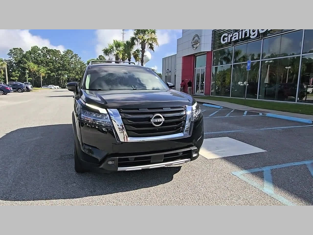 Used 2023 Nissan Pathfinder SL AWD/4WD image 19