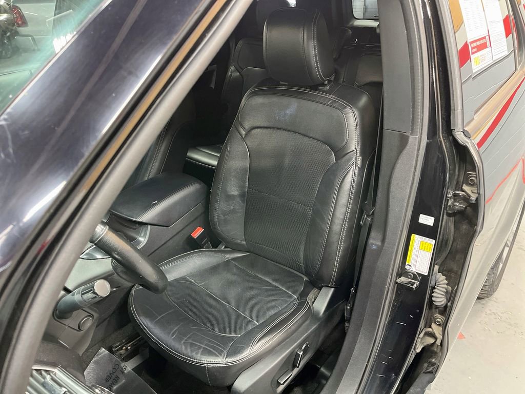 Used 2018 Ford Explorer Limited image 19