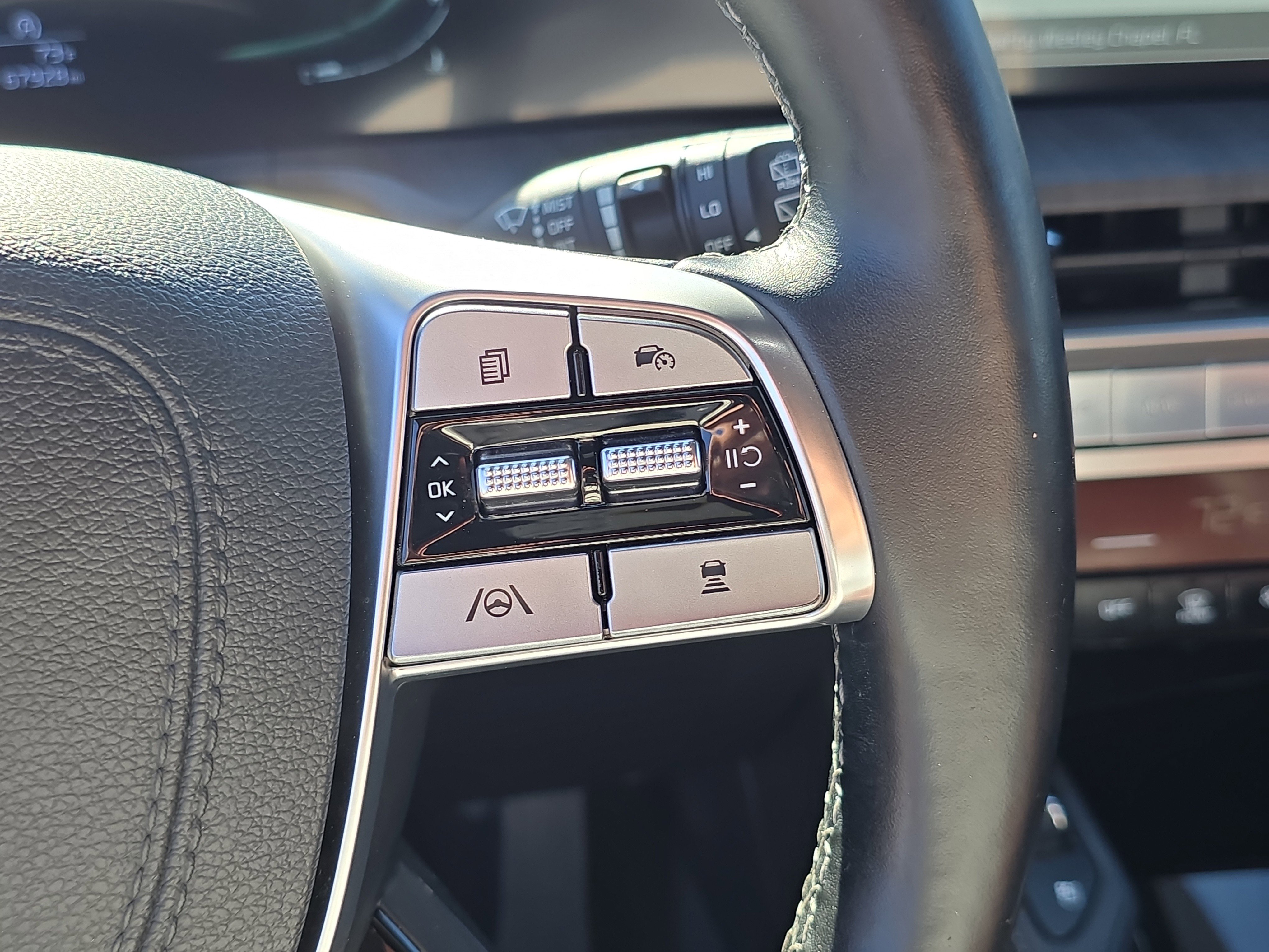 Certified 2023 Kia Telluride EX w/ EX Captain's Chair Package image 35