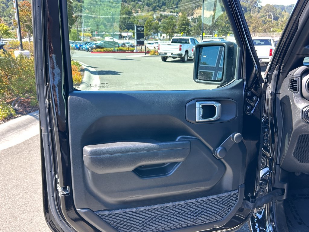 Used 2023 Jeep Gladiator Sport AWD/4WD image 11
