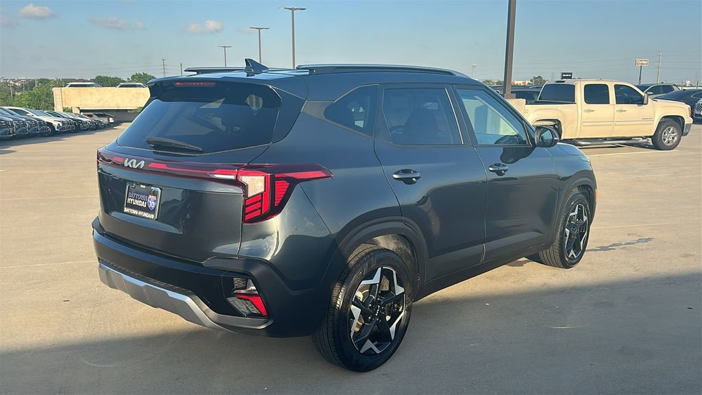 Used 2025 Kia Seltos S FWD image 12
