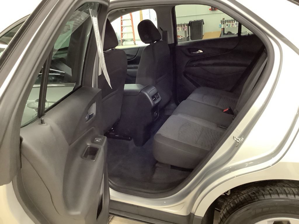 Used 2021 Chevrolet Equinox LT AWD/4WD image 16