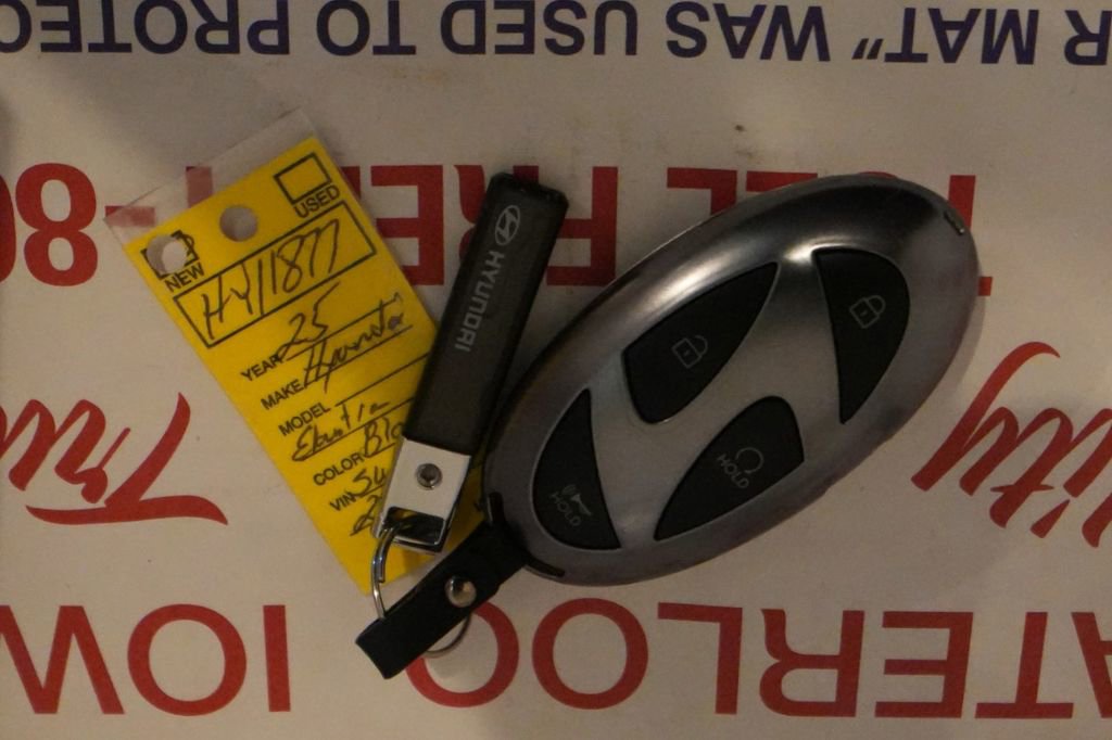 New 2025 Hyundai Elantra Limited image 54