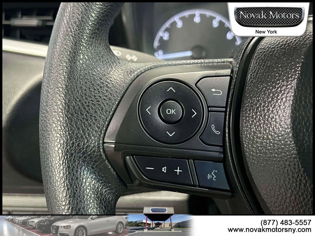 Used 2025 Toyota Corolla LE FWD image 21