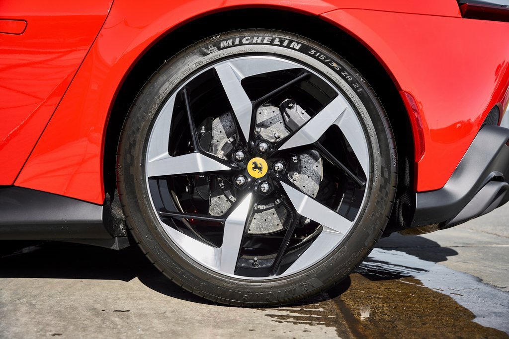 Used 2025 Ferrari 12Cilindri image 34