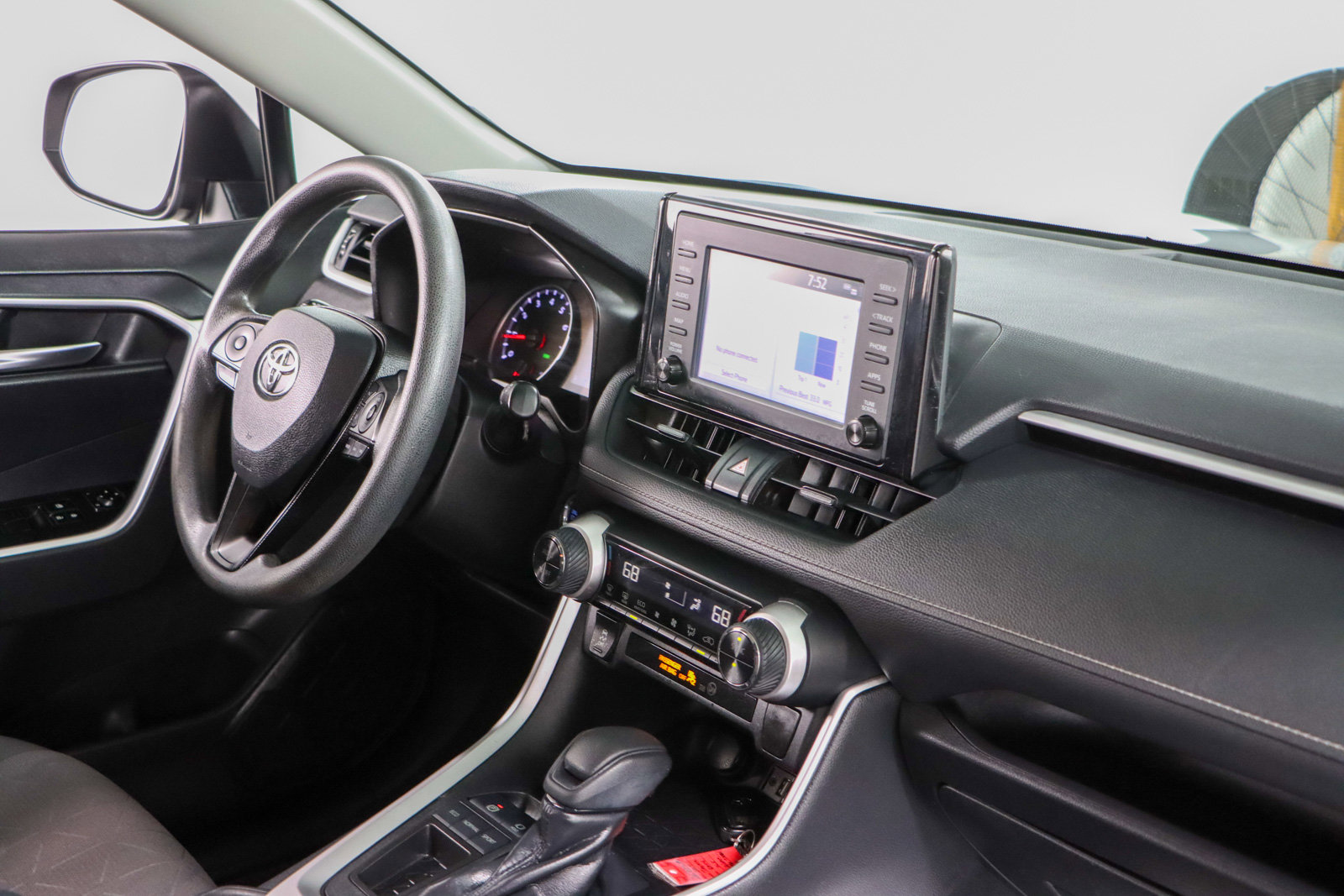 Used 2019 Toyota RAV4 XLE image 26