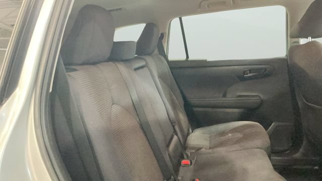 Used 2020 Toyota Highlander LE AWD/4WD image 13
