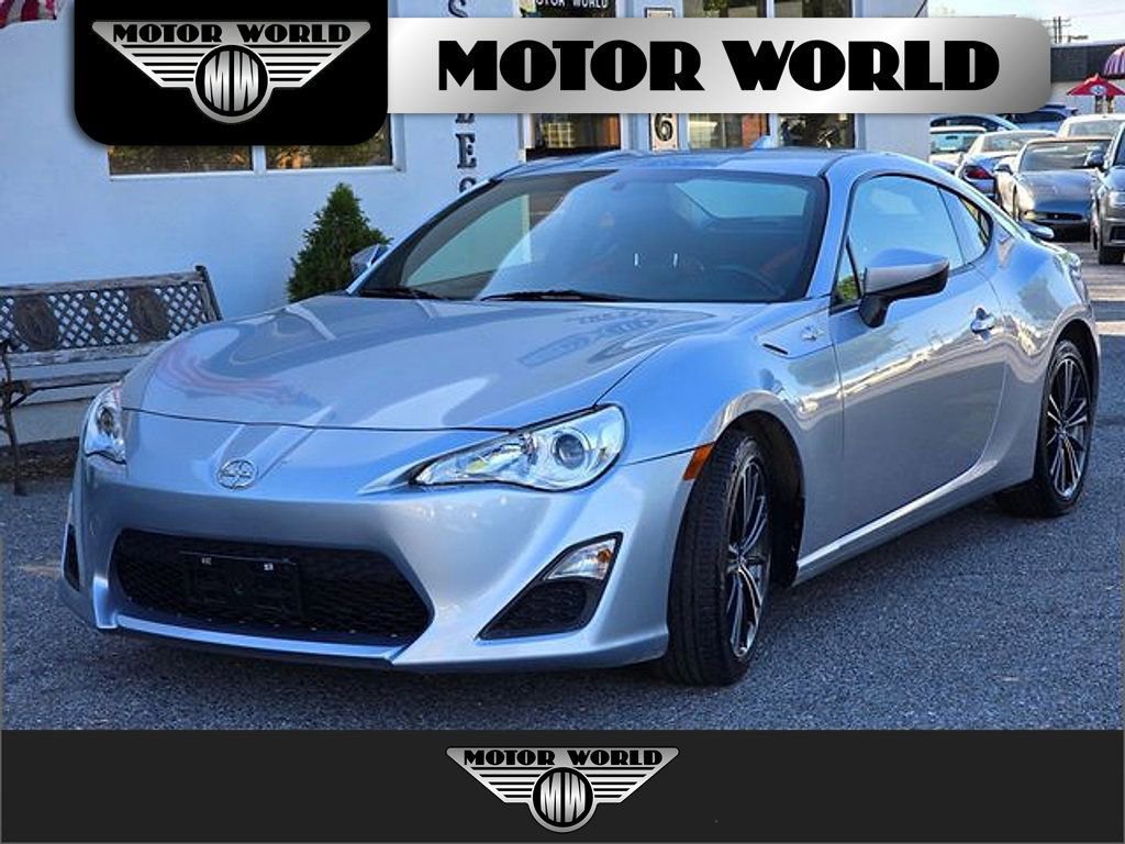 Used 2015 Scion FR-S image 1