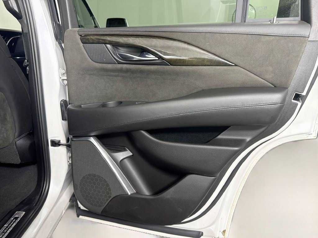 Used 2019 Cadillac Escalade Platinum AWD/4WD image 27