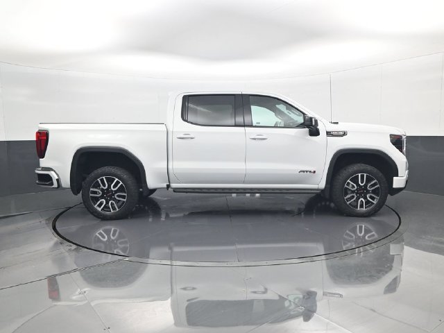 Used 2023 GMC Sierra 1500 AT4 w/ AT4 Premium Package AWD/4WD image 4