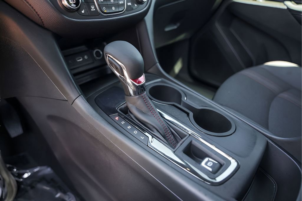 Used 2024 Chevrolet Equinox RS FWD image 24