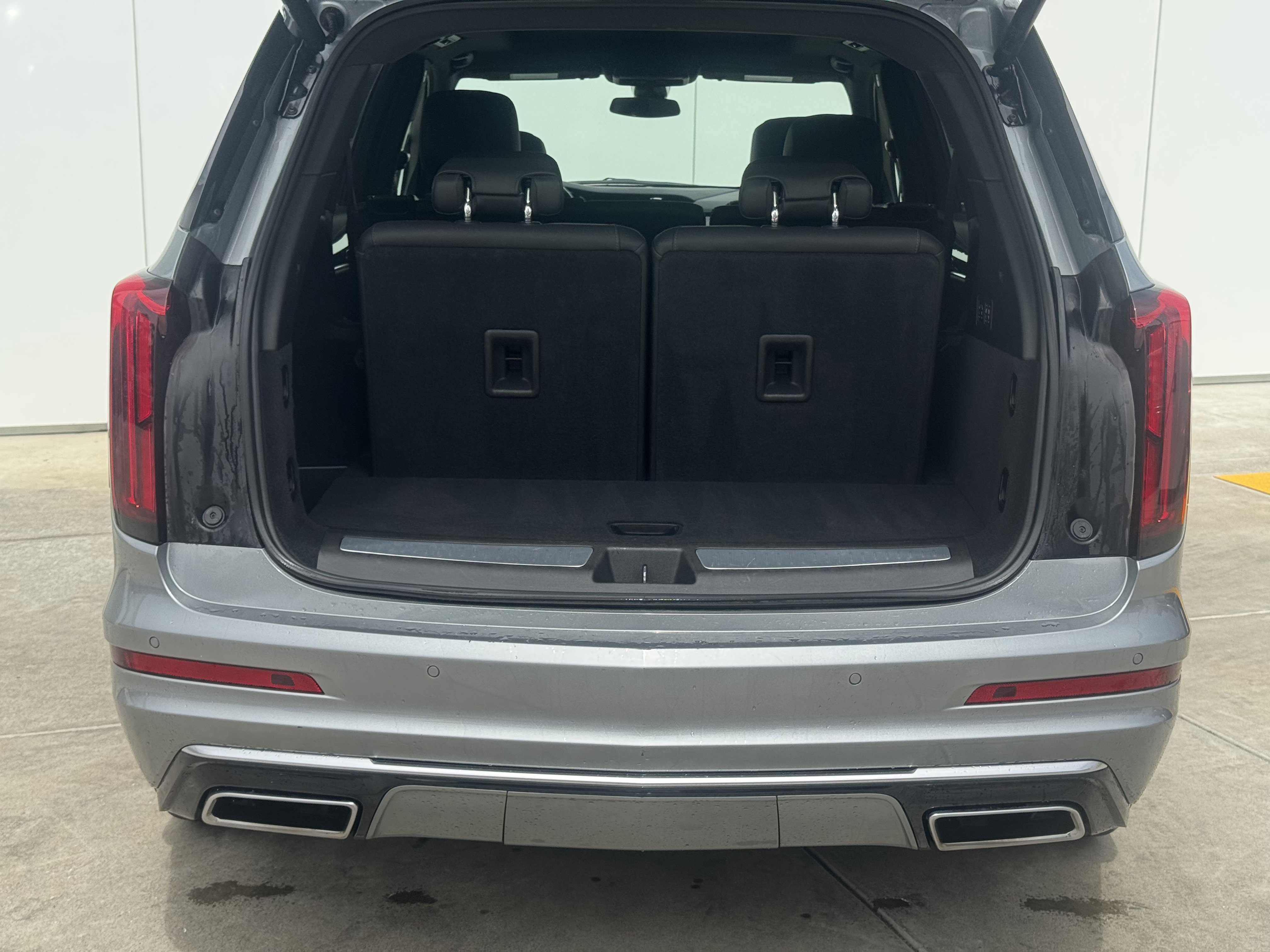 Certified 2024 Cadillac XT6 Premium Luxury image 9