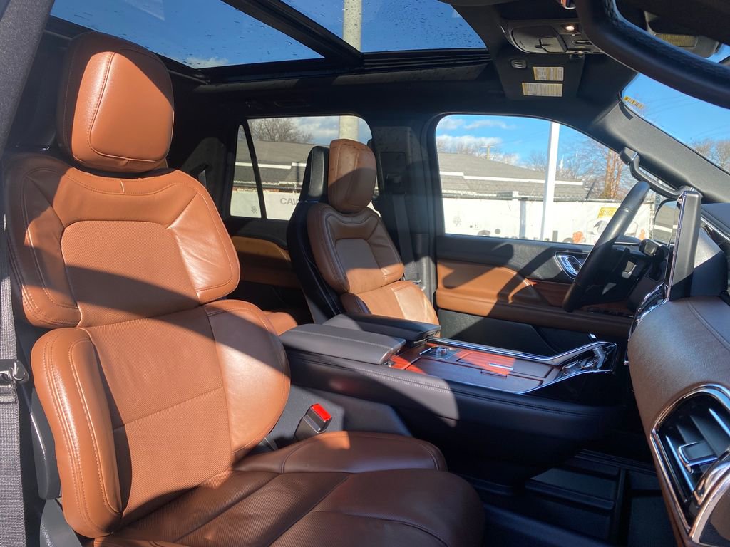 Used 2024 Lincoln Navigator L Reserve w/ Monochromatic Package image 20