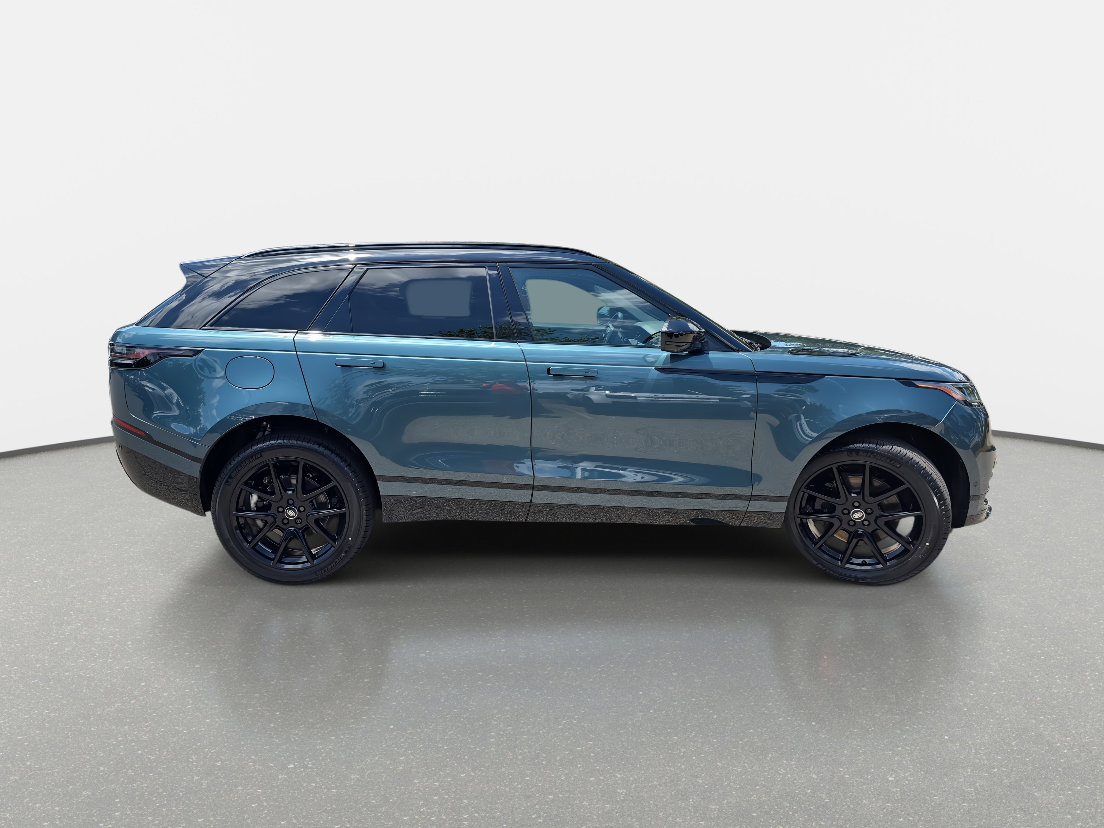 New 2026 Land Rover Range Rover Velar Dynamic SE image 4
