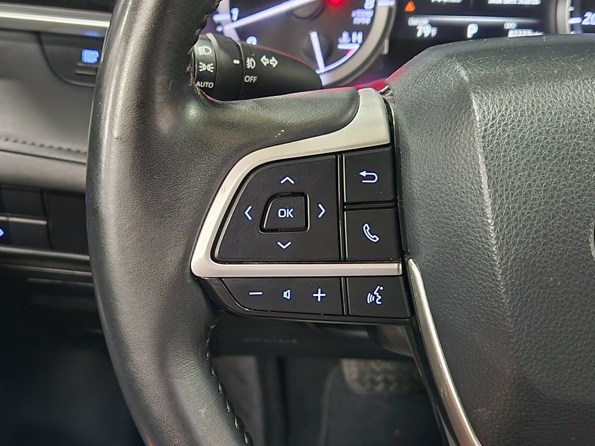 Used 2022 Toyota Highlander XLE FWD image 48