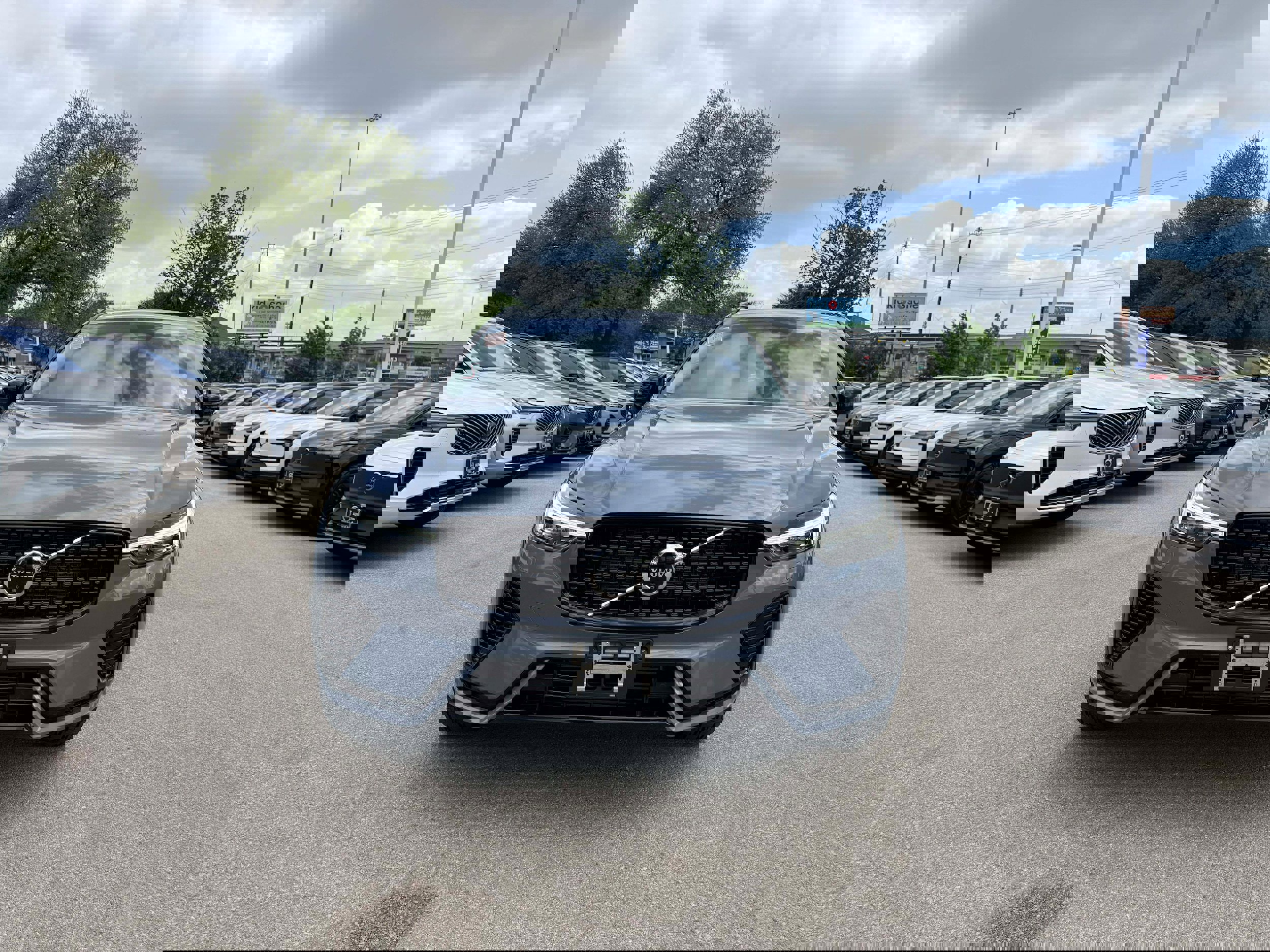 Certified 2024 Volvo XC60 T8 Ultimate w/ Climate Package image 8