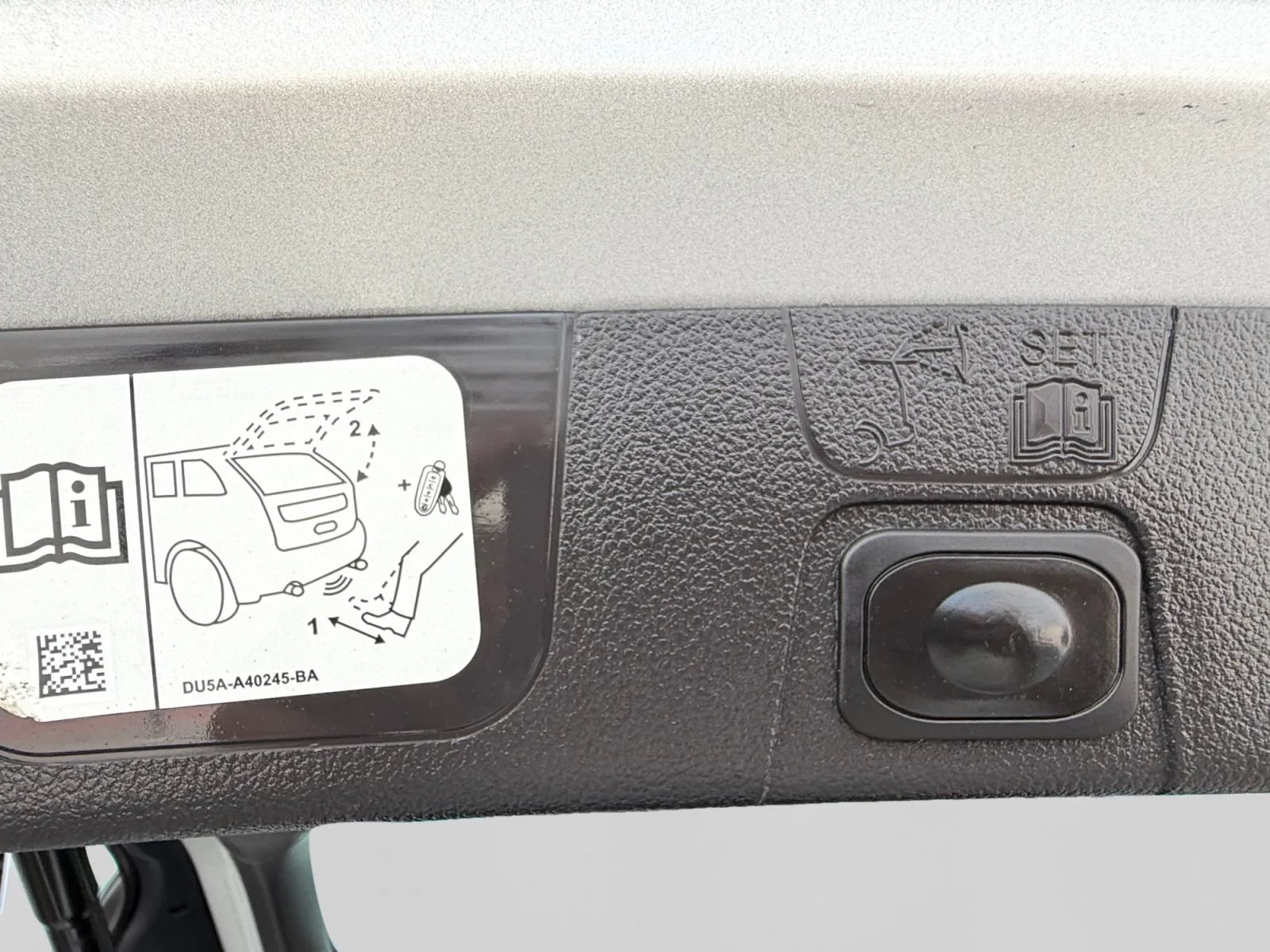 Used 2013 Ford C-MAX SEL FWD image 19