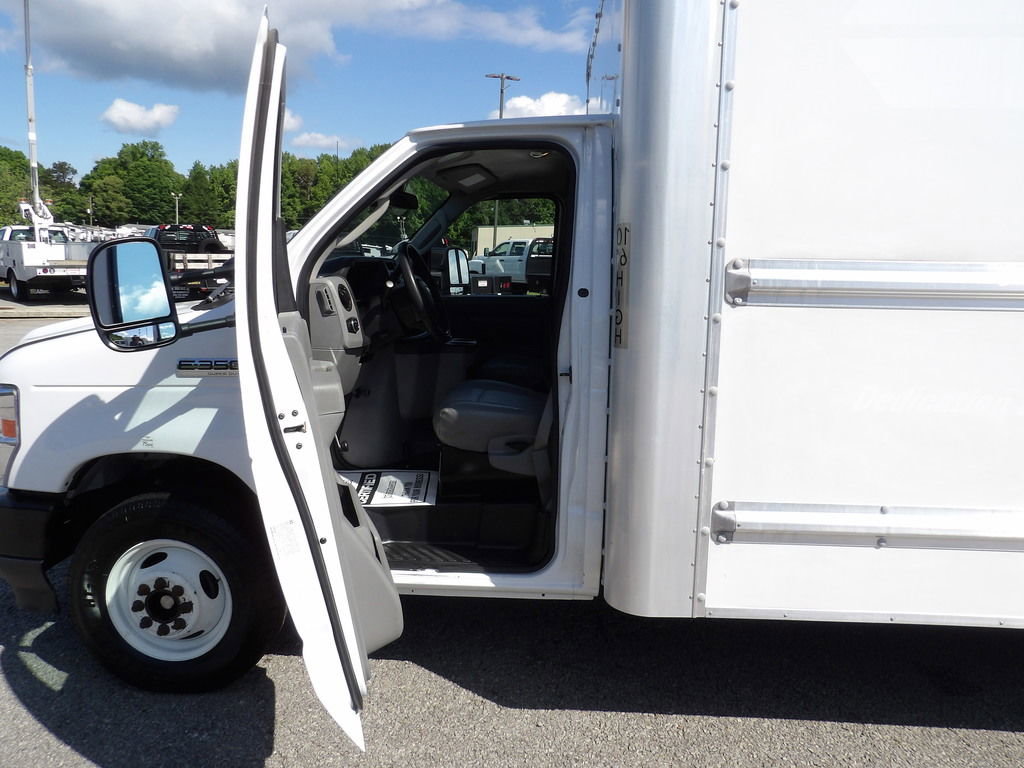 Used 2021 Ford E-350 and Econoline 350 Super Duty RWD image 13