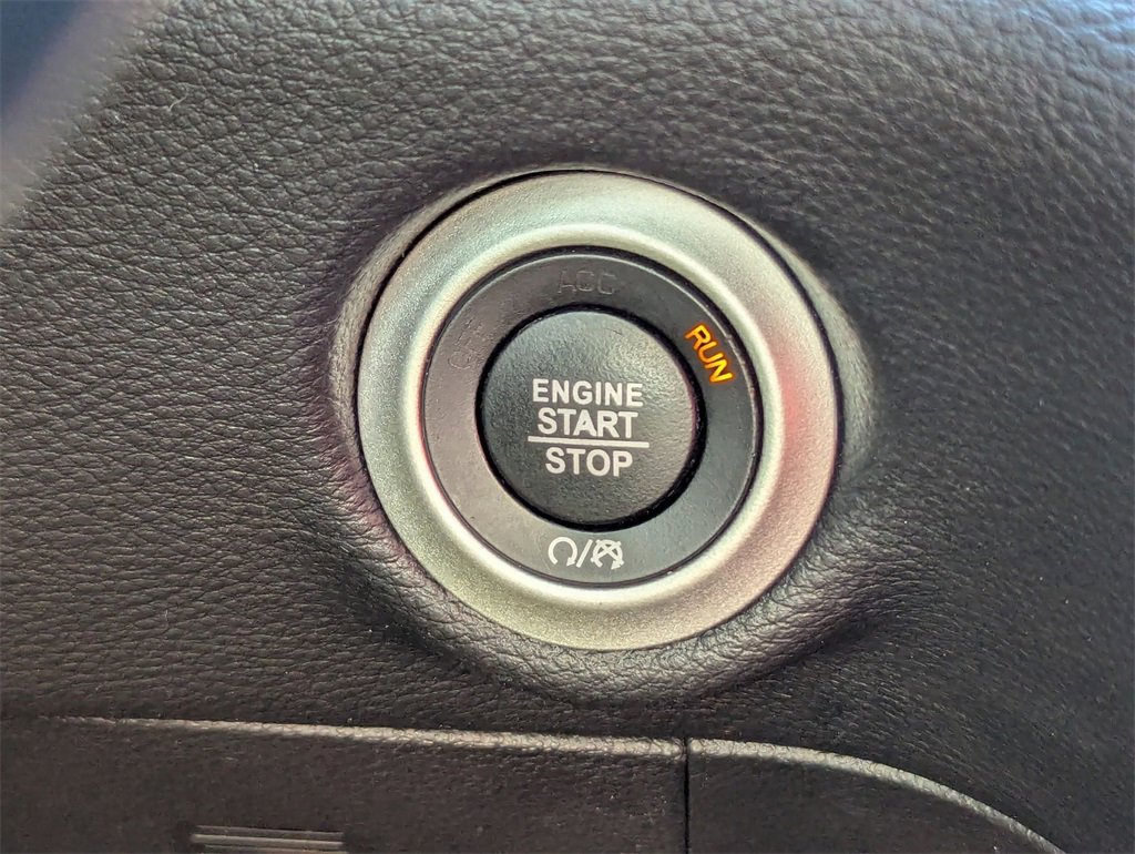 Used 2020 Chrysler Pacifica Limited w/ Quick Oder Package 2EV RED-S image 19