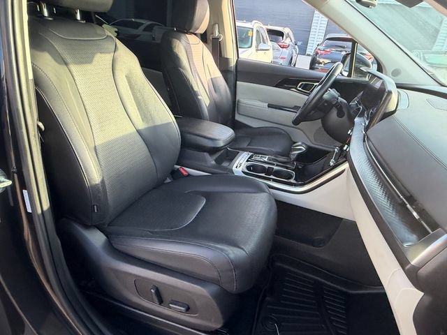 Used 2024 Kia Carnival SX Prestige FWD image 18