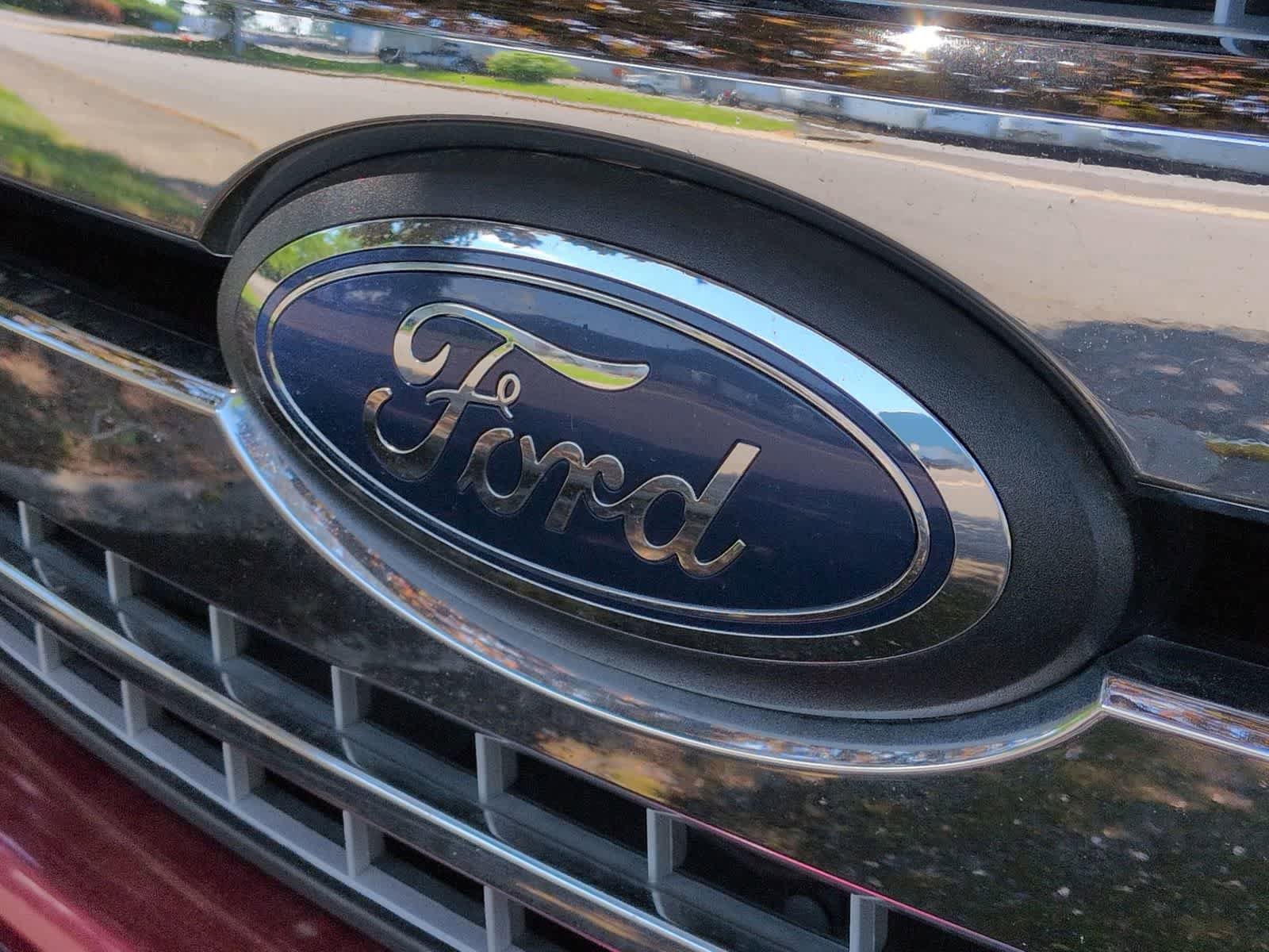 Used 2018 Ford F150 XLT w/ Equipment Group 302A Luxury AWD/4WD image 11