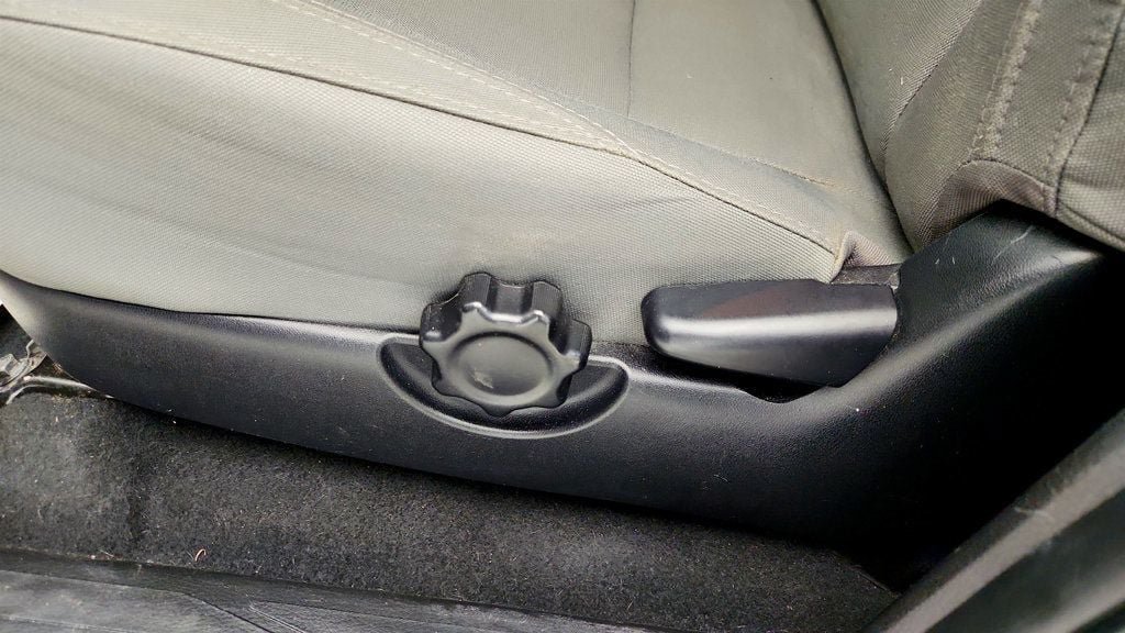 Used 2018 Toyota Tacoma SR RWD image 11