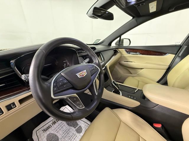 Used 2018 Cadillac XT5 Luxury w/ Driver Awareness Package AWD/4WD image 37