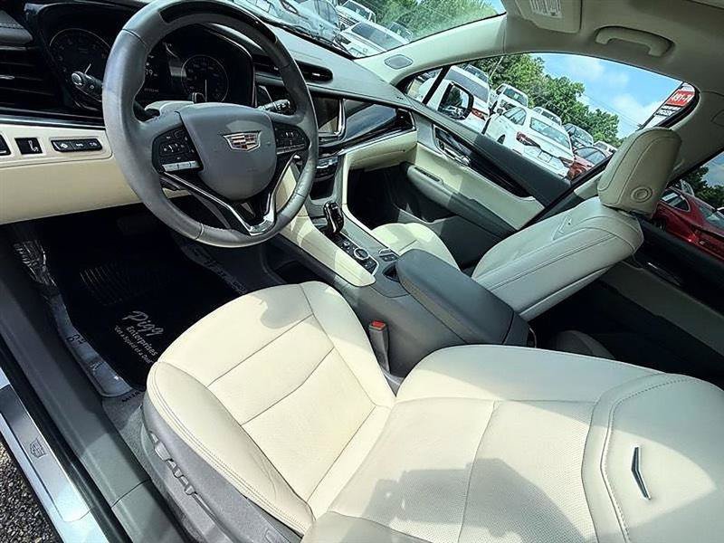 Used 2022 Cadillac XT6 Premium Luxury w/ Technology Package FWD image 25