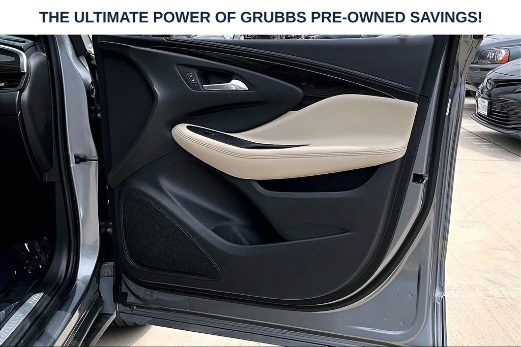 Used 2020 Buick Envision Essence FWD image 24