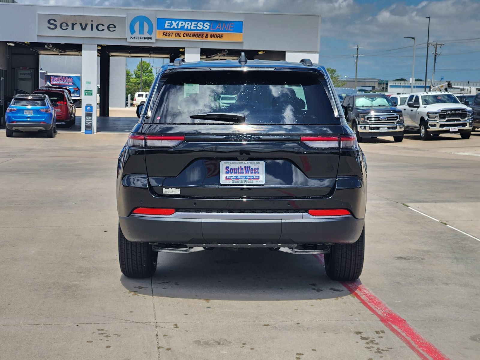 New 2026 Jeep Grand Cherokee Altitude RWD image 8