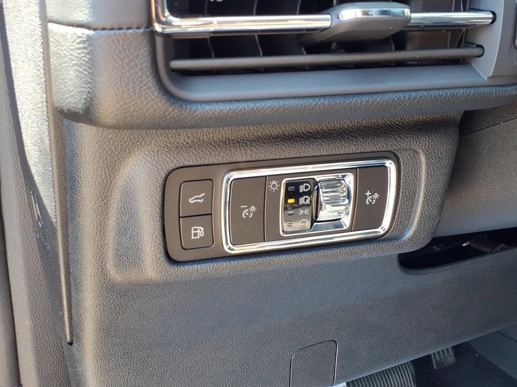 New 2026 Lincoln Corsair Grand Touring AWD/4WD image 18